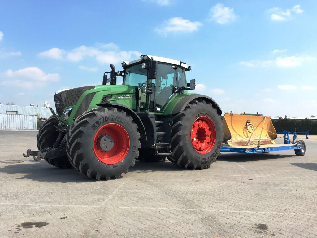Fendt mit Transportwagen 2016